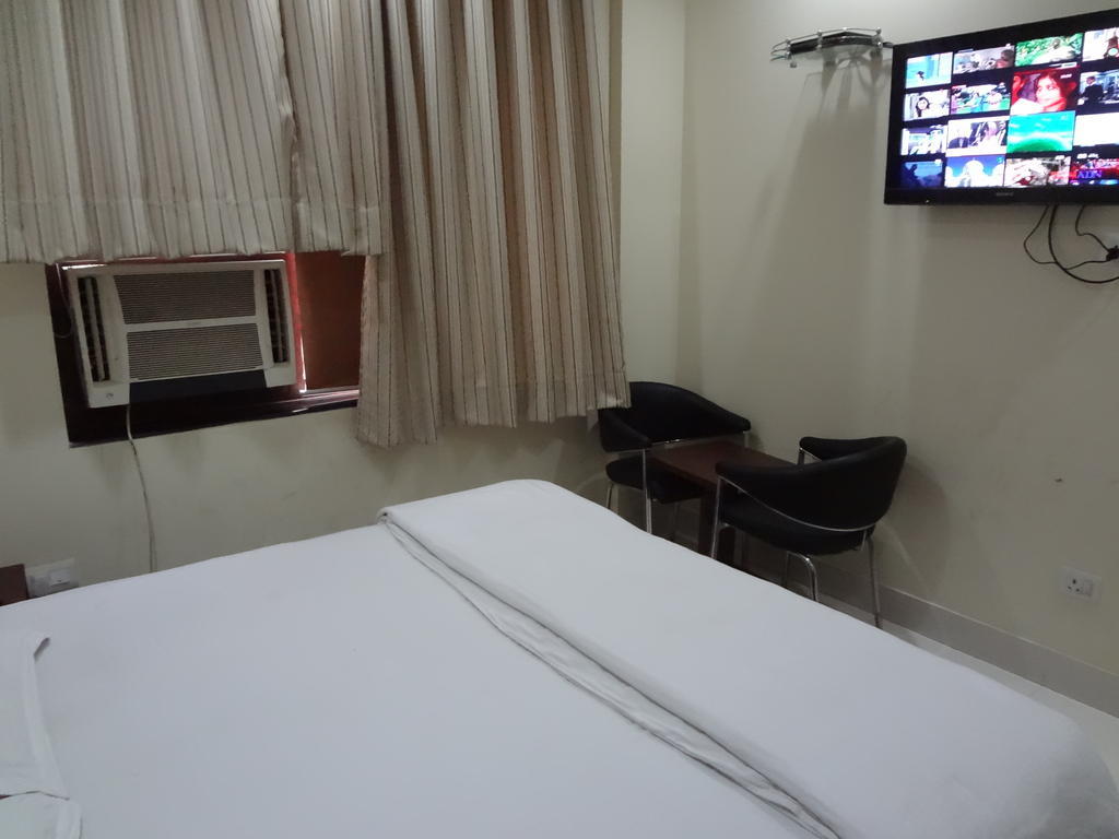 Hotel Siam International Delhi  Exteriör bild