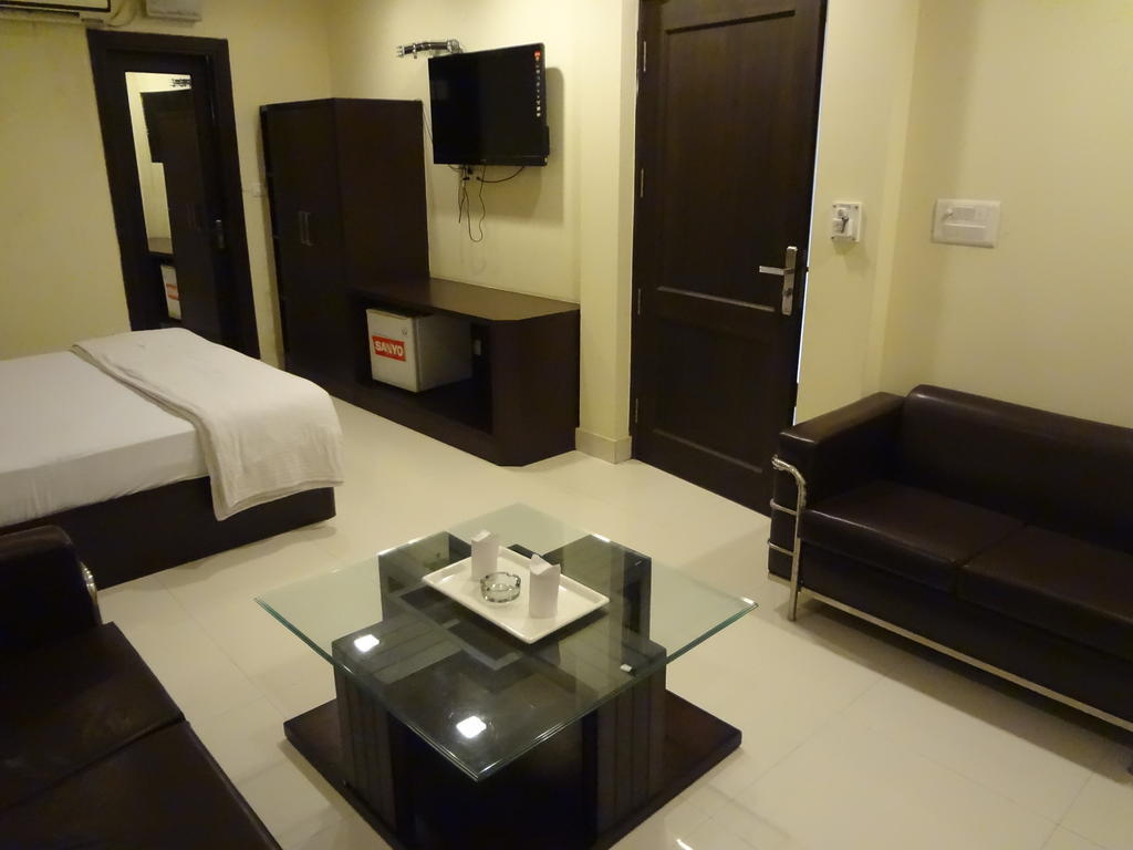 Hotel Siam International Delhi  Exteriör bild