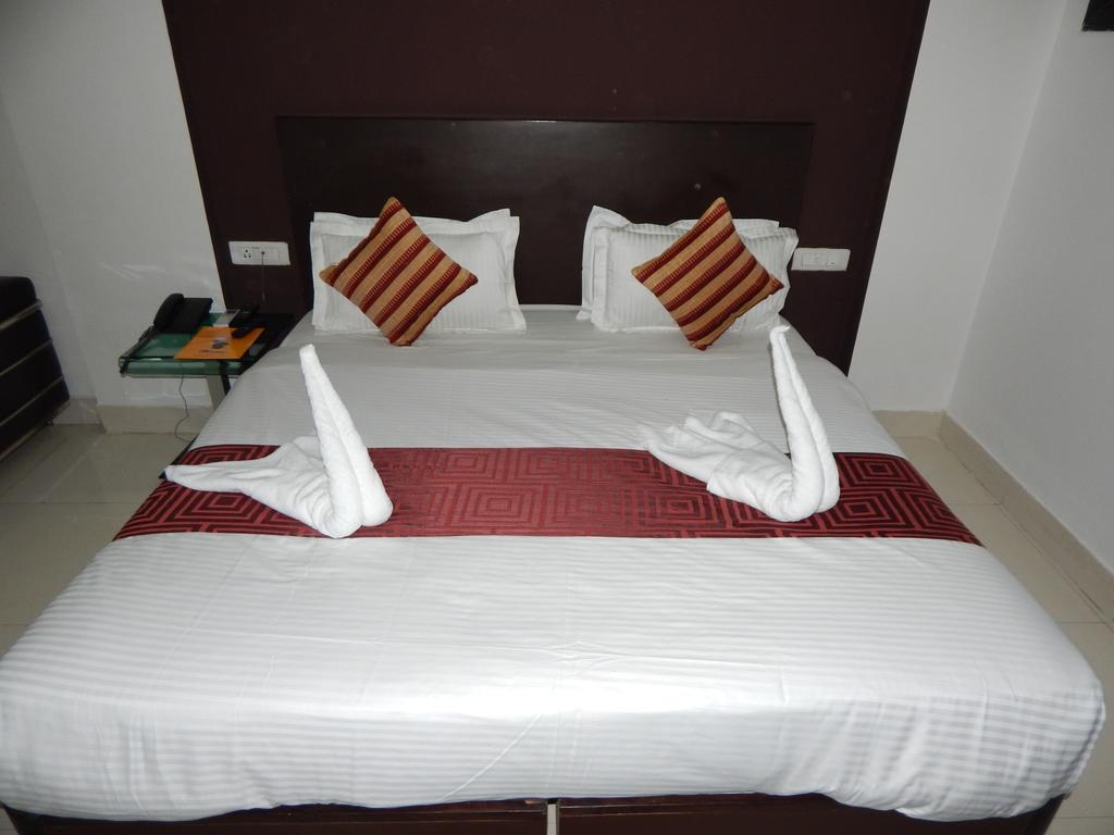 Hotel Siam International Delhi  Exteriör bild