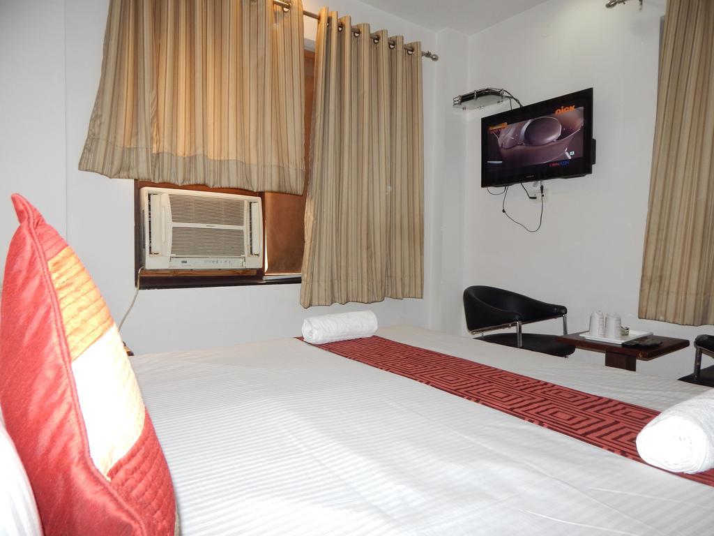 Hotel Siam International Delhi  Exteriör bild