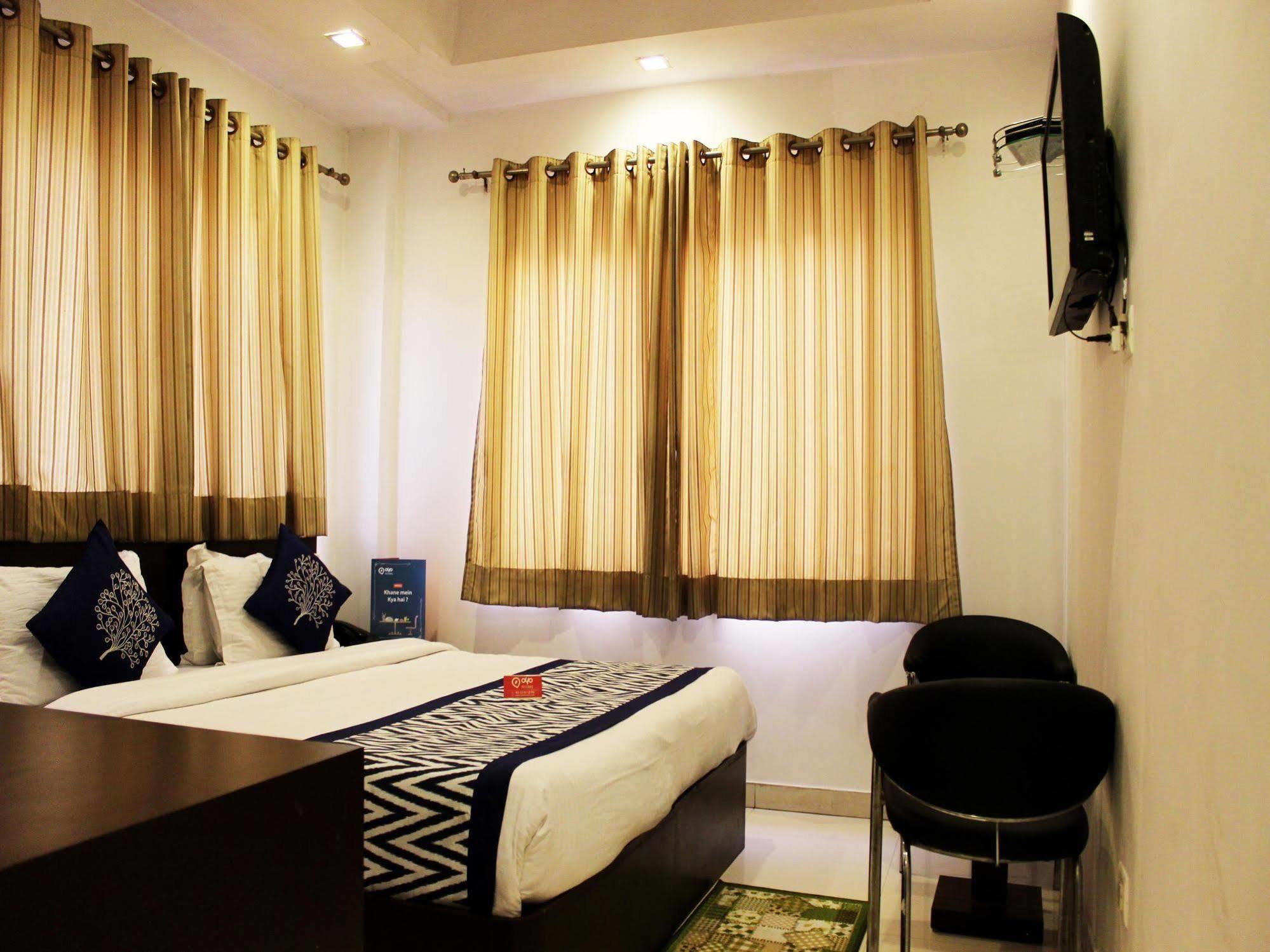 Hotel Siam International Delhi  Exteriör bild