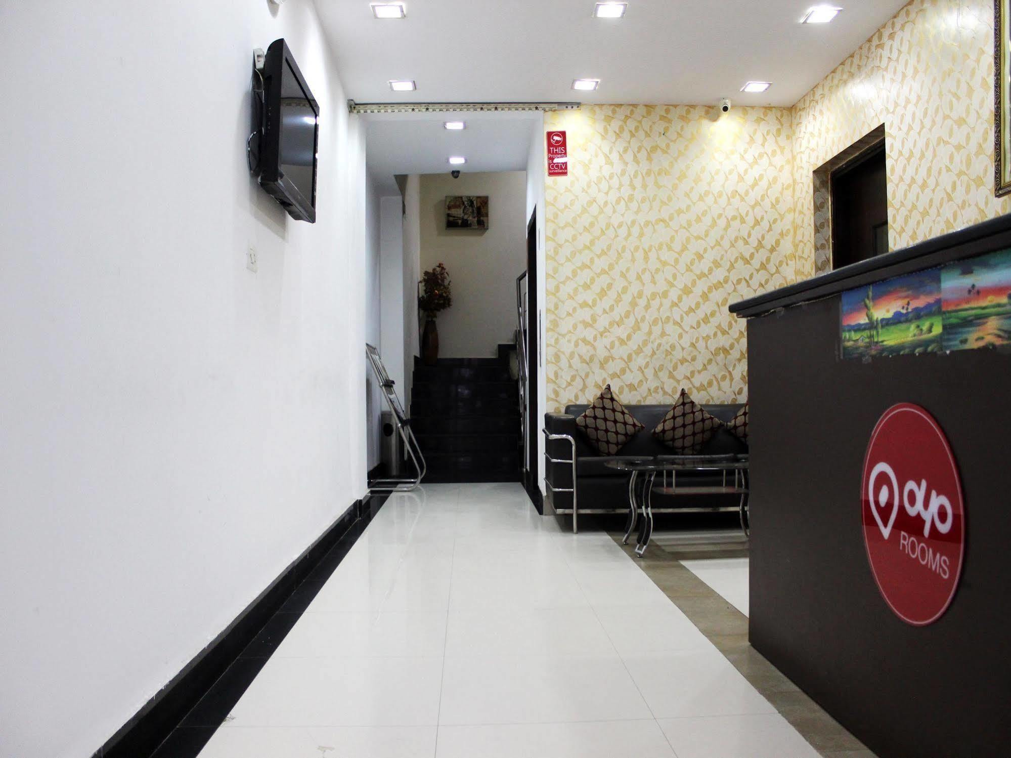 Hotel Siam International Delhi  Exteriör bild