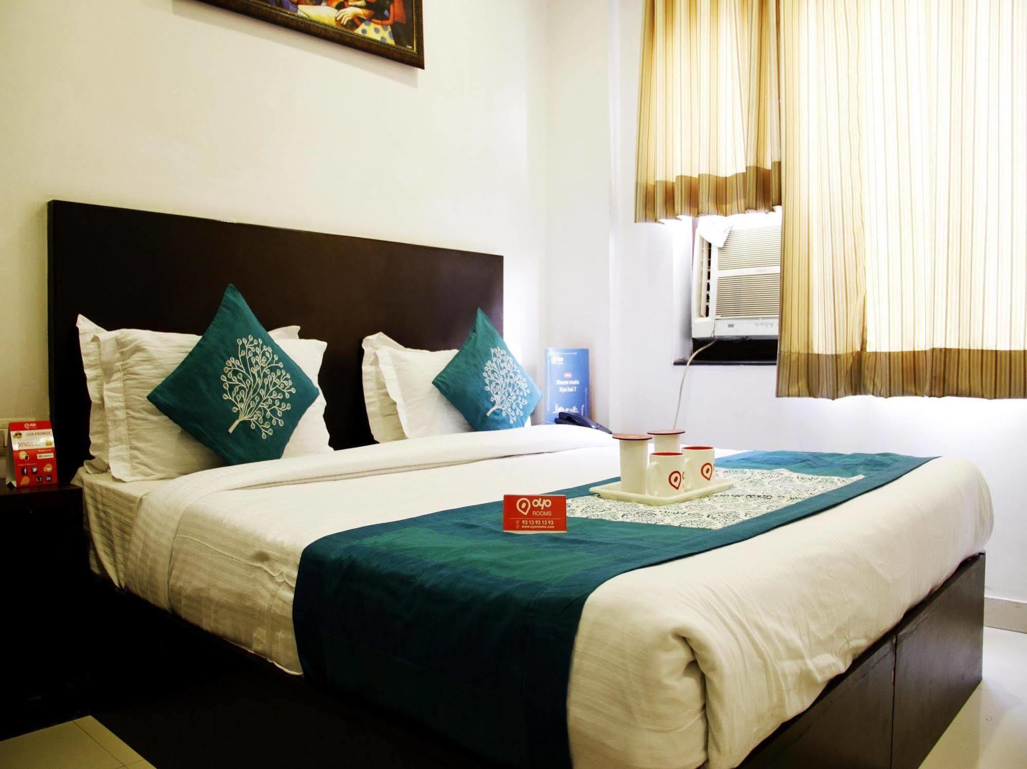 Hotel Siam International Delhi  Exteriör bild
