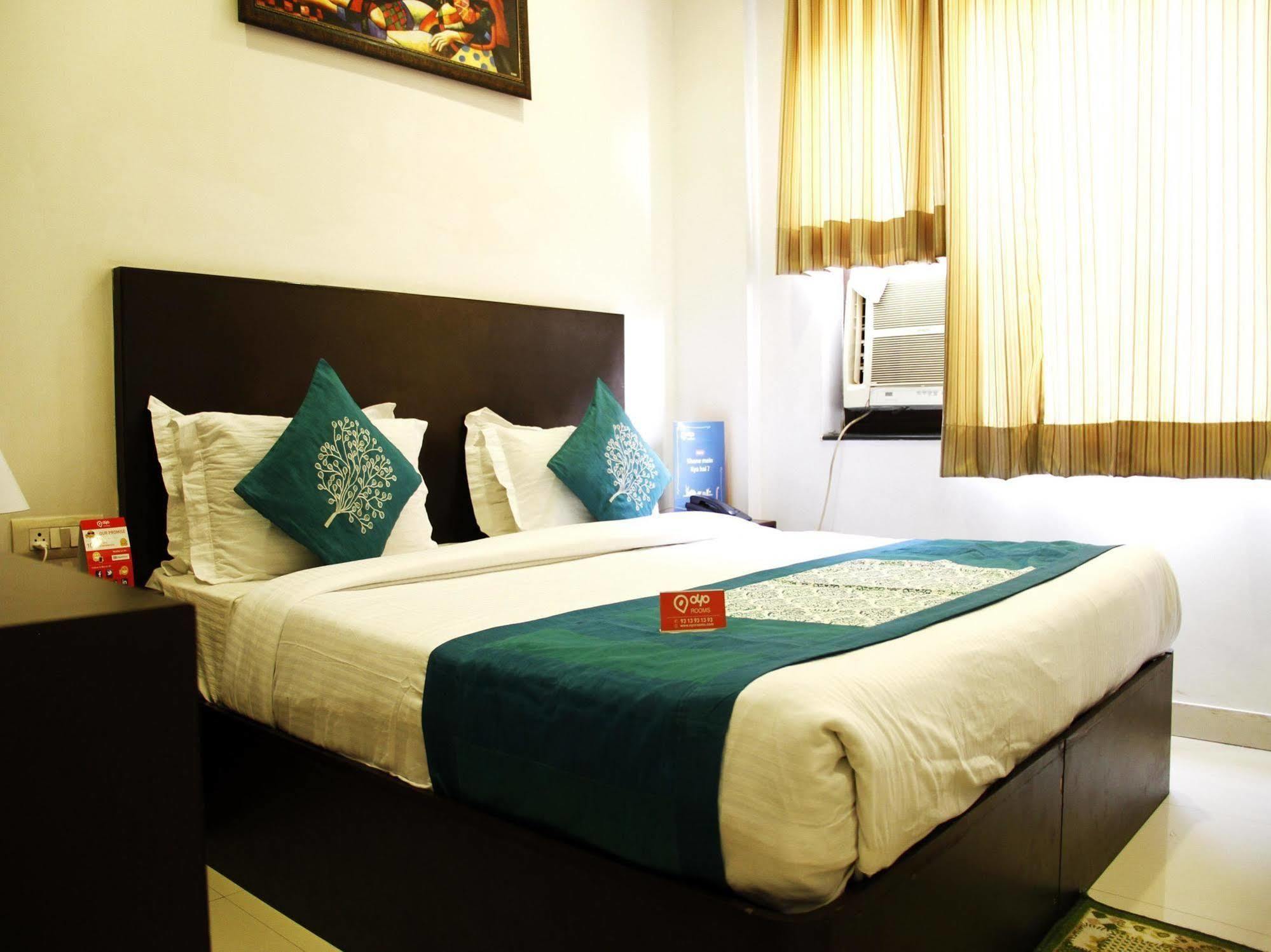 Hotel Siam International Delhi  Exteriör bild