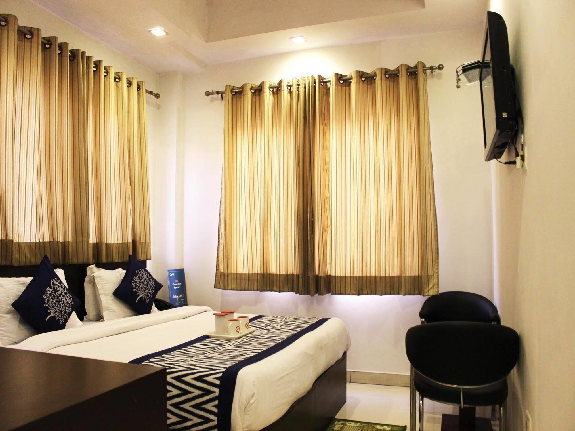 Hotel Siam International Delhi  Exteriör bild